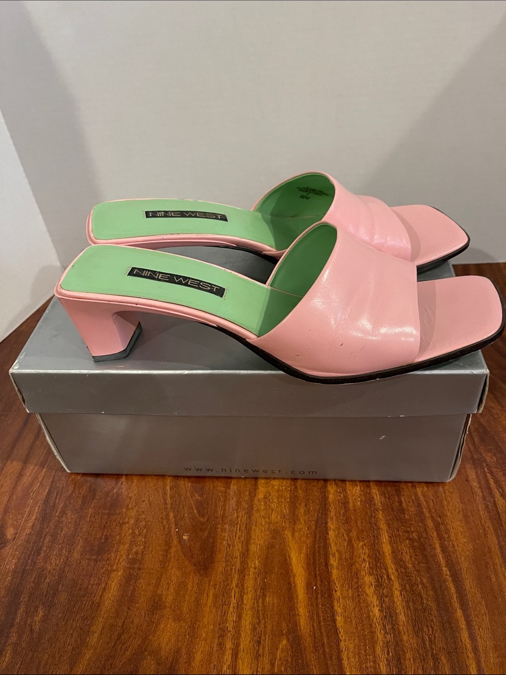 Nine West Pink Mules with Green Insole - Picture 2 of 5